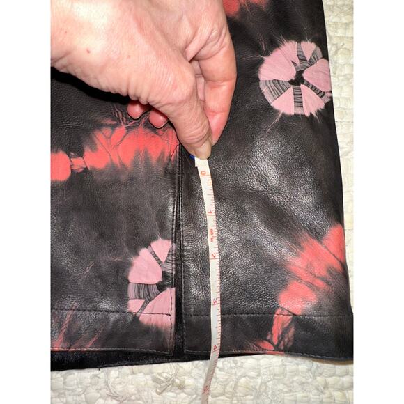 VINTAGE BETSEY JOHNSON TIE DYE LEATHER MINI SKIRT S - Picture 5 of 5